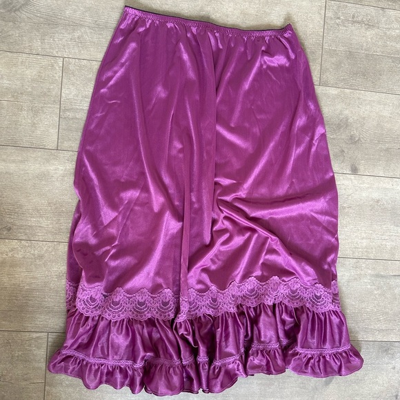 Vintage 80s JCPenney Half Slip Romantic Lace Ruffle Royalcore Skirt - Picture 7 of 8